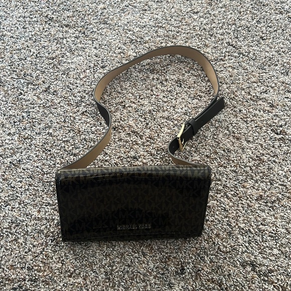 Michael Kors belt bag - Picture 7 of 9